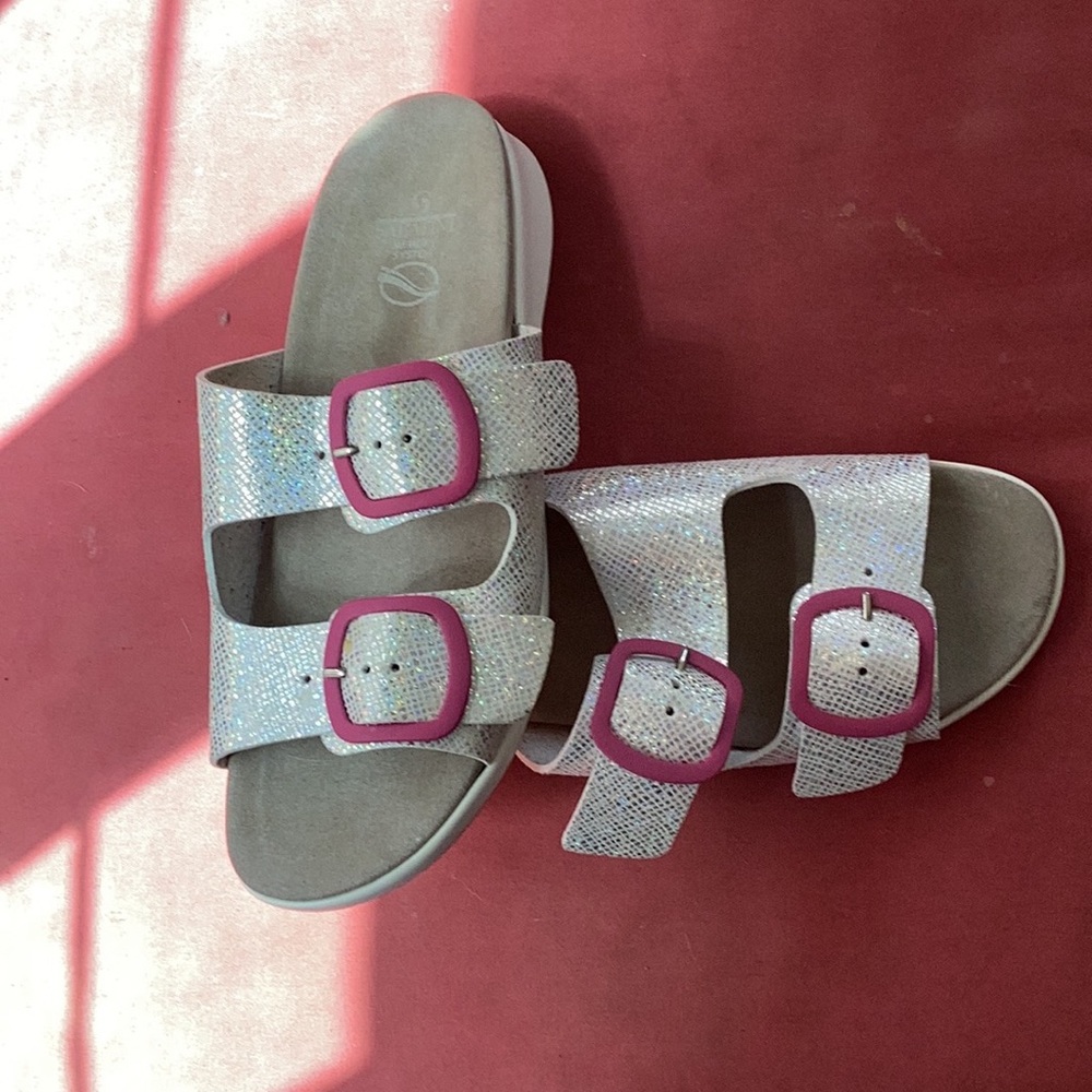 Size 39 SABATINI MEMORYSYSTEM SANDALS IN IRREDESCENT